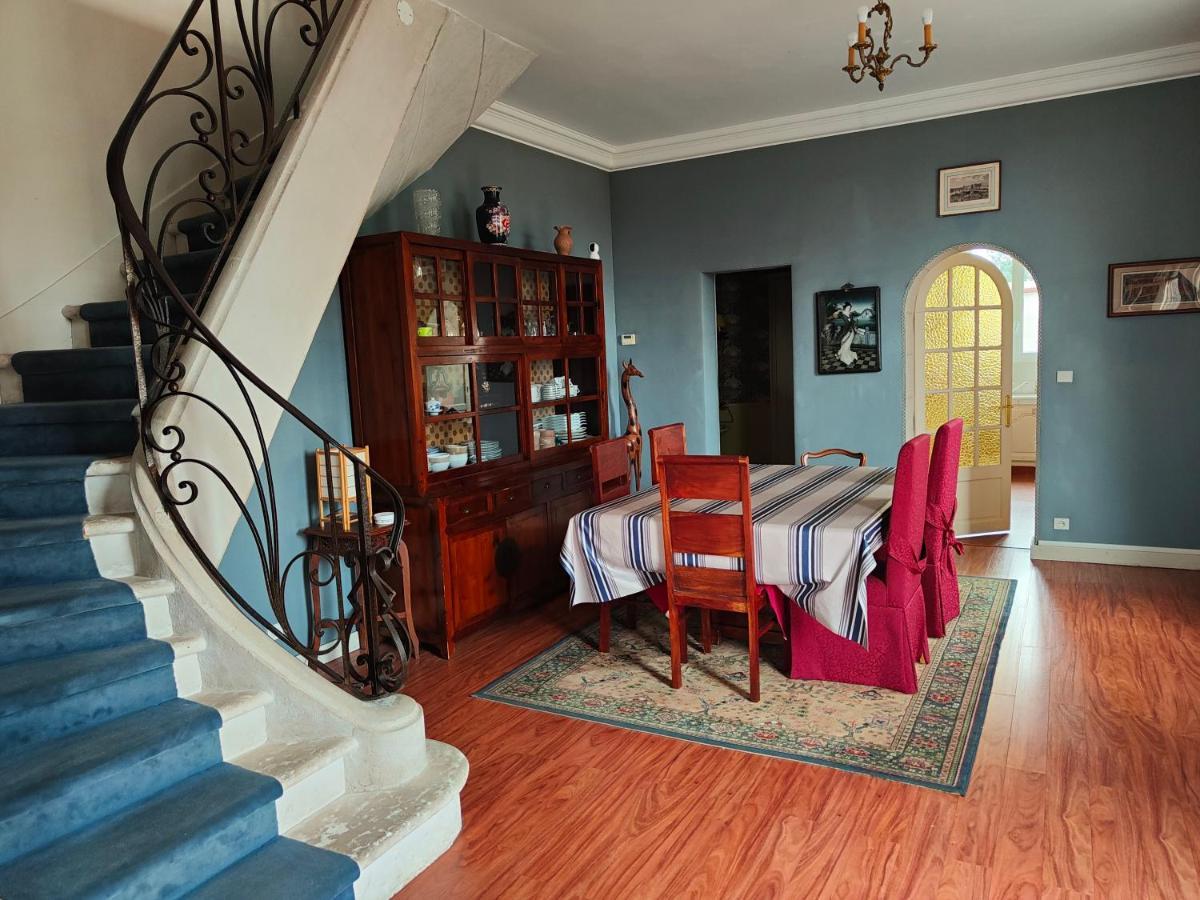 Chambre Grise Dans Une Demeure Du 16Eme A Saumur Comprenant Cuisine Equipee المظهر الخارجي الصورة